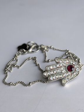 Crystal Hamsa Hand Bracelet w/ Red Center Stone – Adjustable Silver Tone Chain